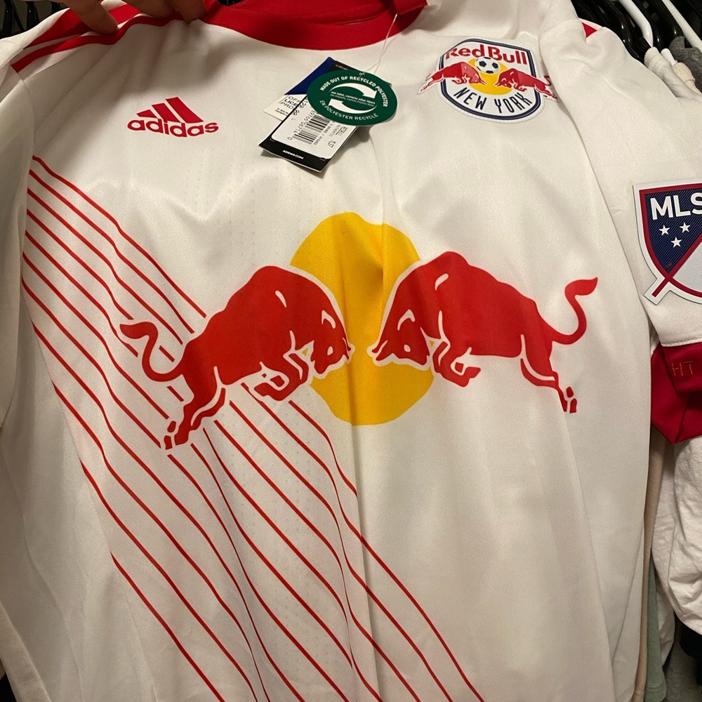 size L new york red bulls home soccer jersey! NWT!